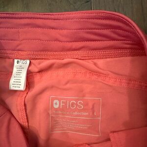 “F’ing Pink” colored FIGS Kade Cargo Scrub Pants in Small Size